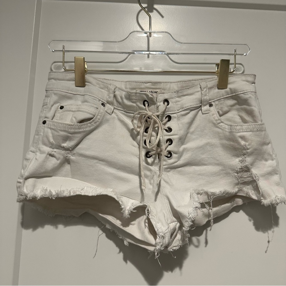 Billabong- white shorts
